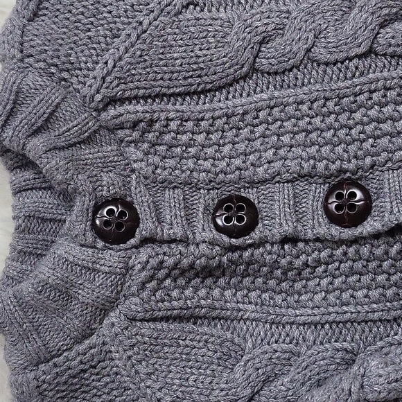 NWOT CHILDREN'S PLACE Girl's lined cable knit sweater/jacket size 12 months - Picture 2 of 6